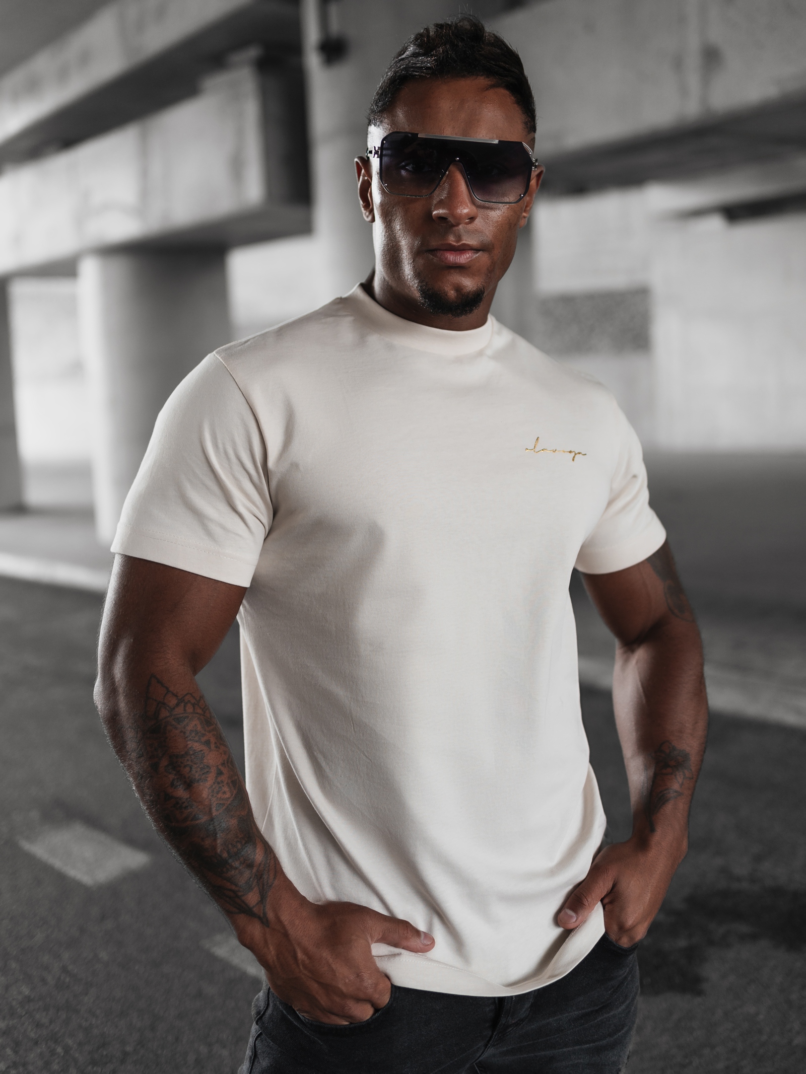 T-shirt męski ze złotym nadrukiem Blush Ola Voga beżowy