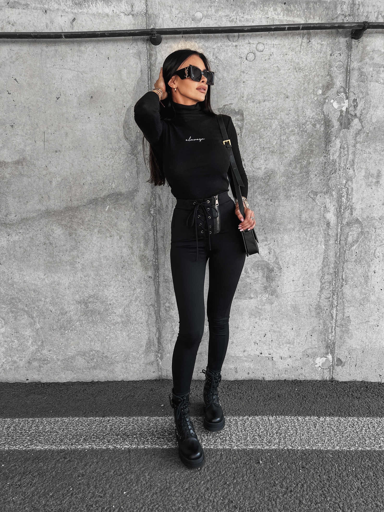 Spodnie slim fit z suwakiem i wiązaniem Lock Ola Voga czarne