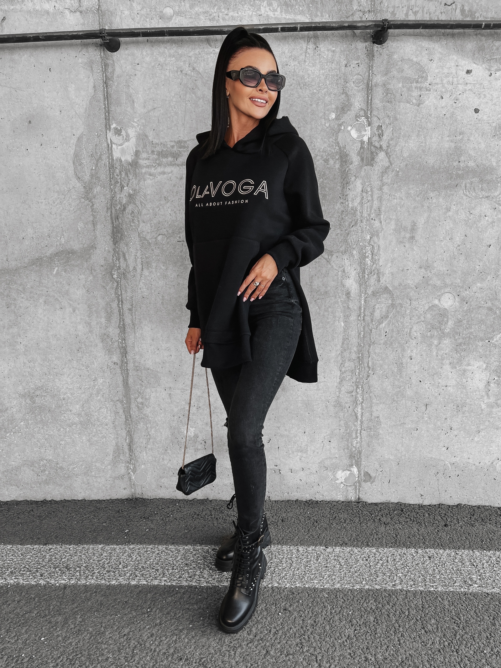 Bluza oversize z rozcięciami Preta Ola Voga czarna