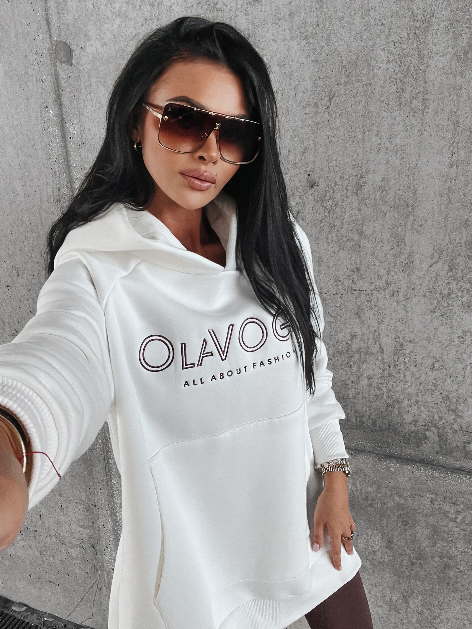 Bluza oversize z rozcięciami Preta Ola Voga ecru Bluza oversize z rozcięciami Preta Ola Voga ecru