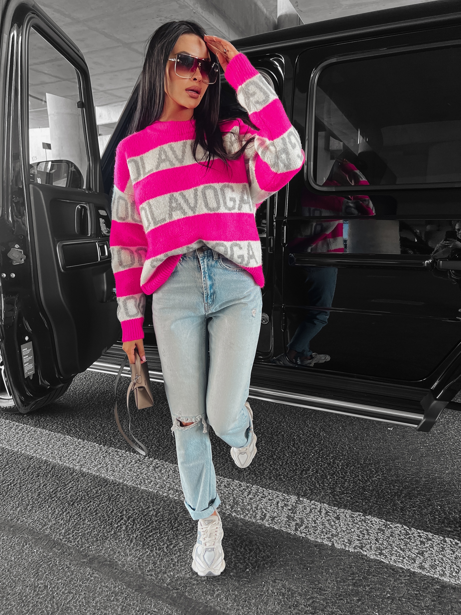 Sweter oversize logowany Pansy Ola Voga różowy Sweter oversize logowany Pansy Ola Voga różowy