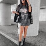 T-shirt dekatyzowany z nadrukiem Juniper Ola Voga czarny