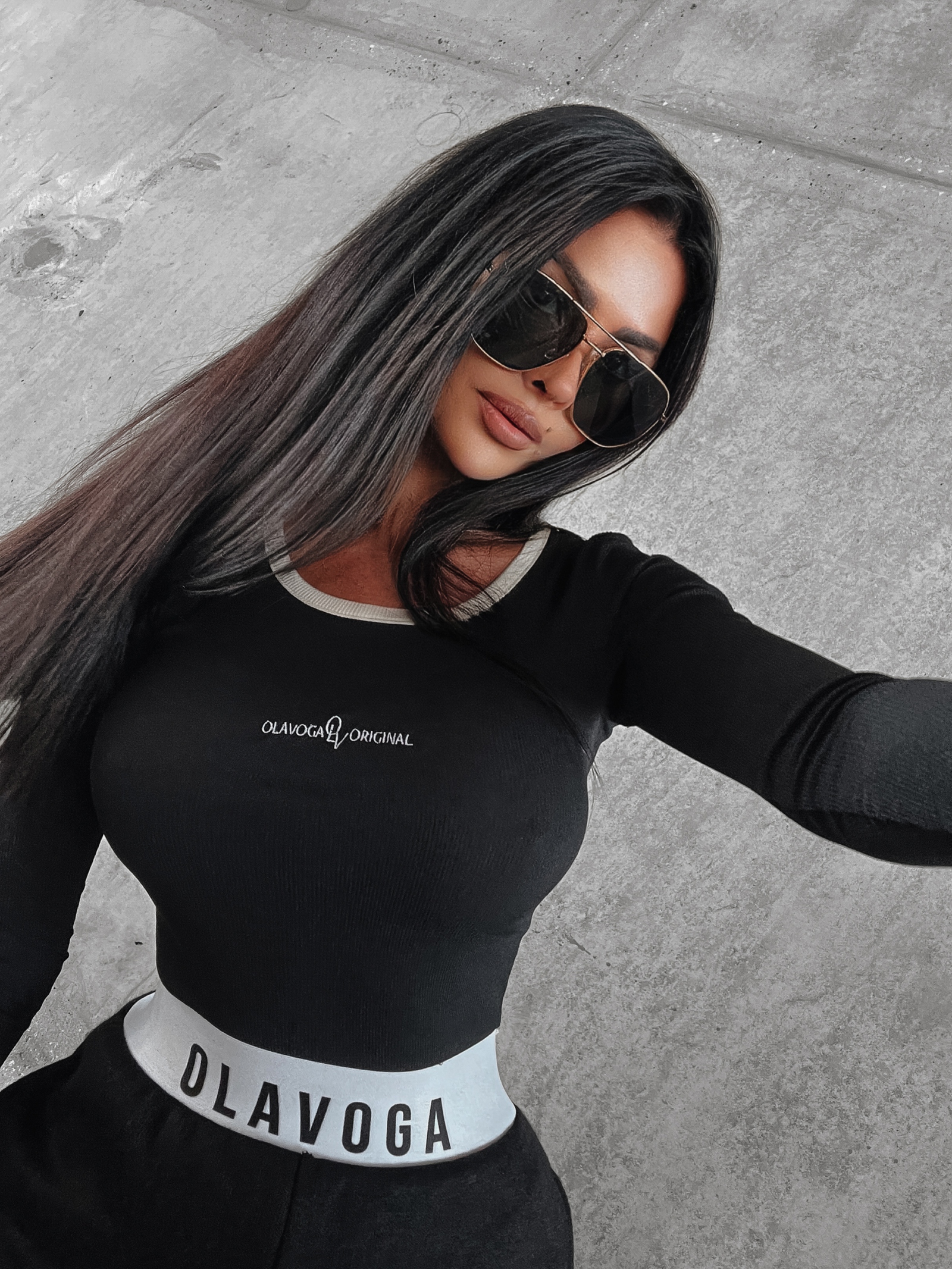 Bluzka dopasowana prążkowana Laura Ola Voga czarna Bluzka dopasowana prążkowana Laura Ola Voga czarna