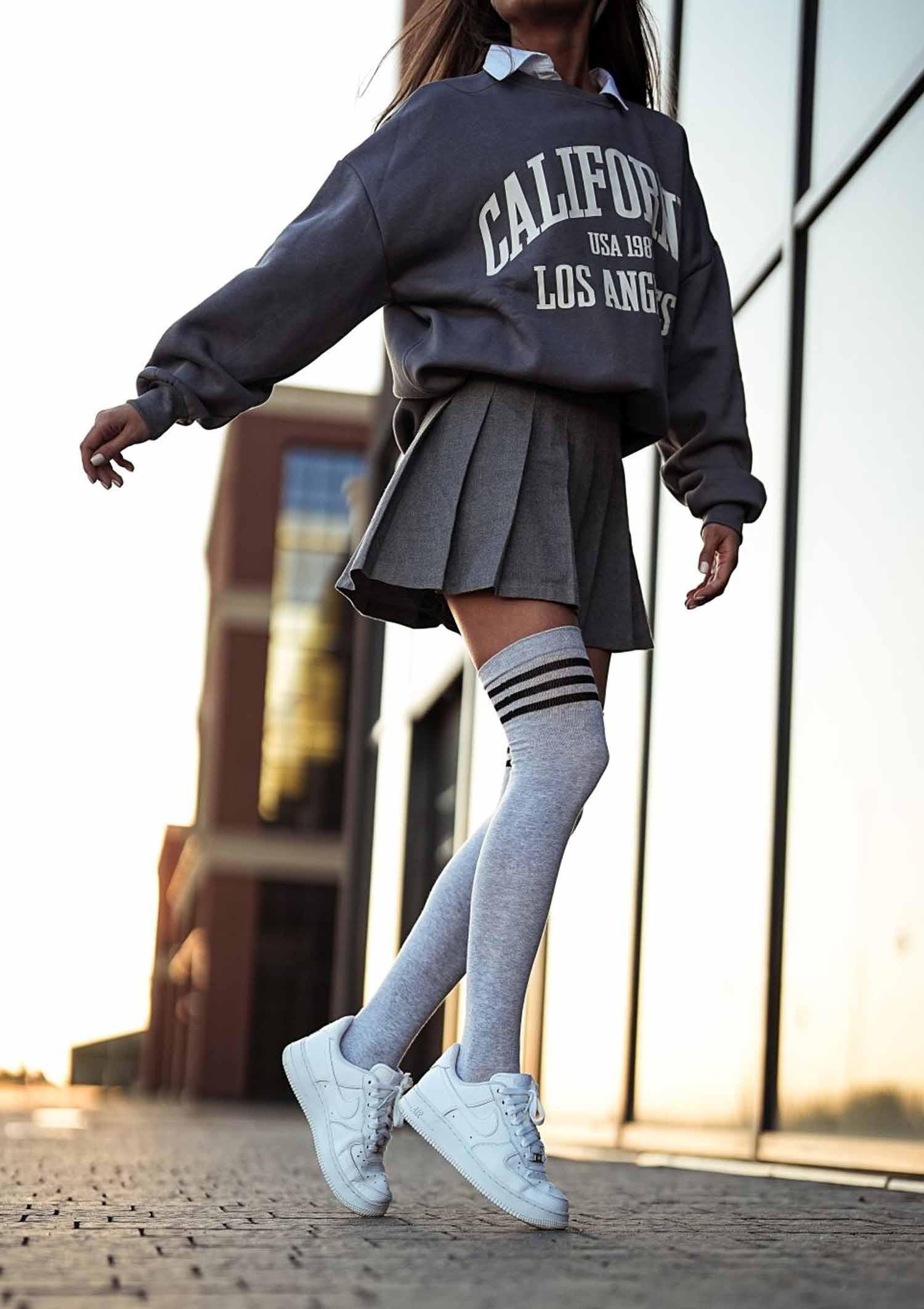 Zakolanówki sportowe ze ściągaczem szare