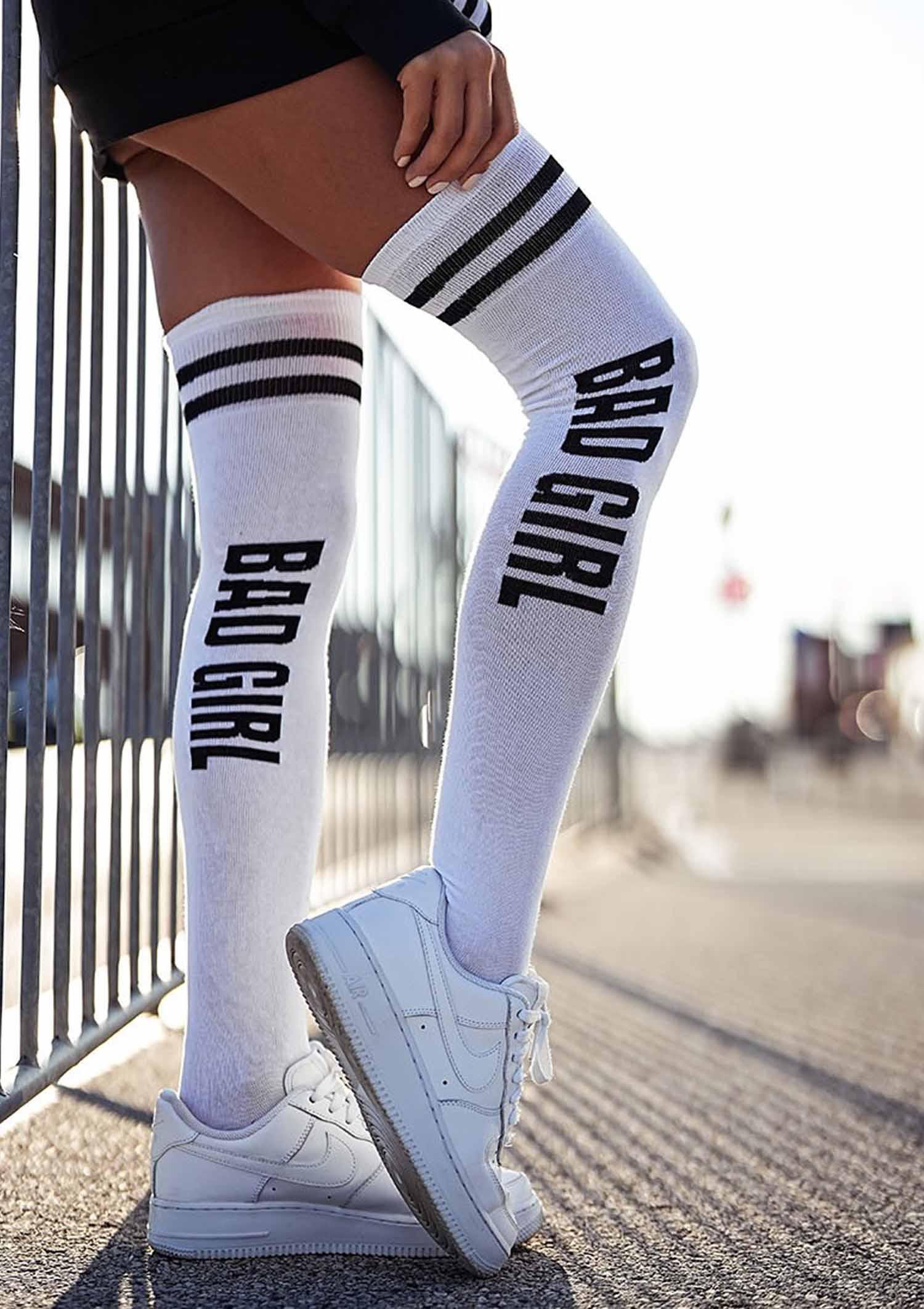 Zakolanówki bawełniane sportowe BAD GIRL biało-czarne Zakolanówki bawełniane sportowe BAD GIRL biało-czarne