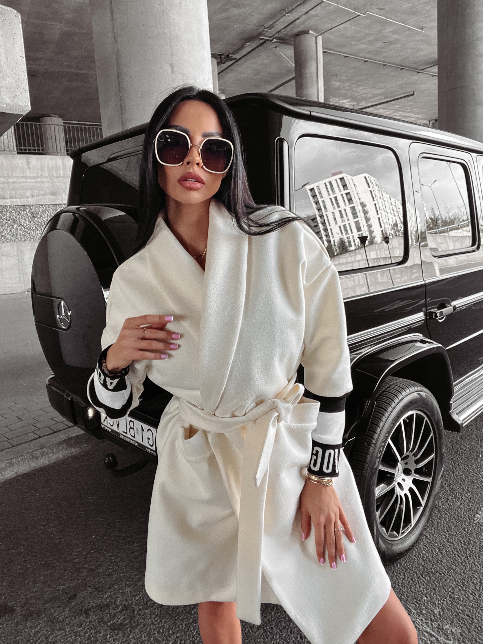 Płaszcz flauszowy wiązany oversize Delia Ola Voga ecru Płaszcz flauszowy wiązany oversize Delia Ola Voga ecru