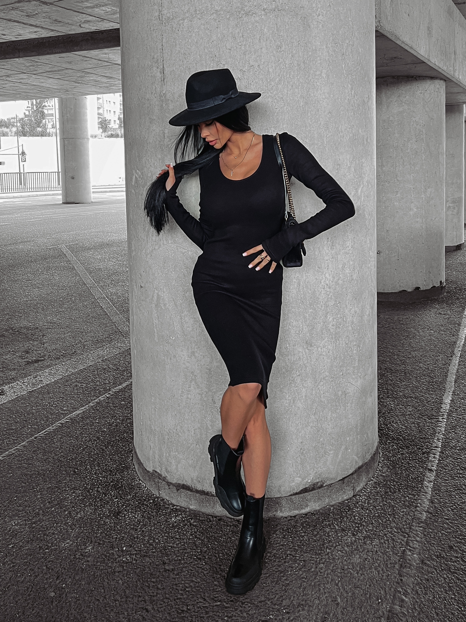 Sukienka dopasowana sweterkowa Hopi Ola Voga czarna