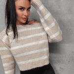 Sweter oversize w paski Wandy Ola Voga beżowo-biały