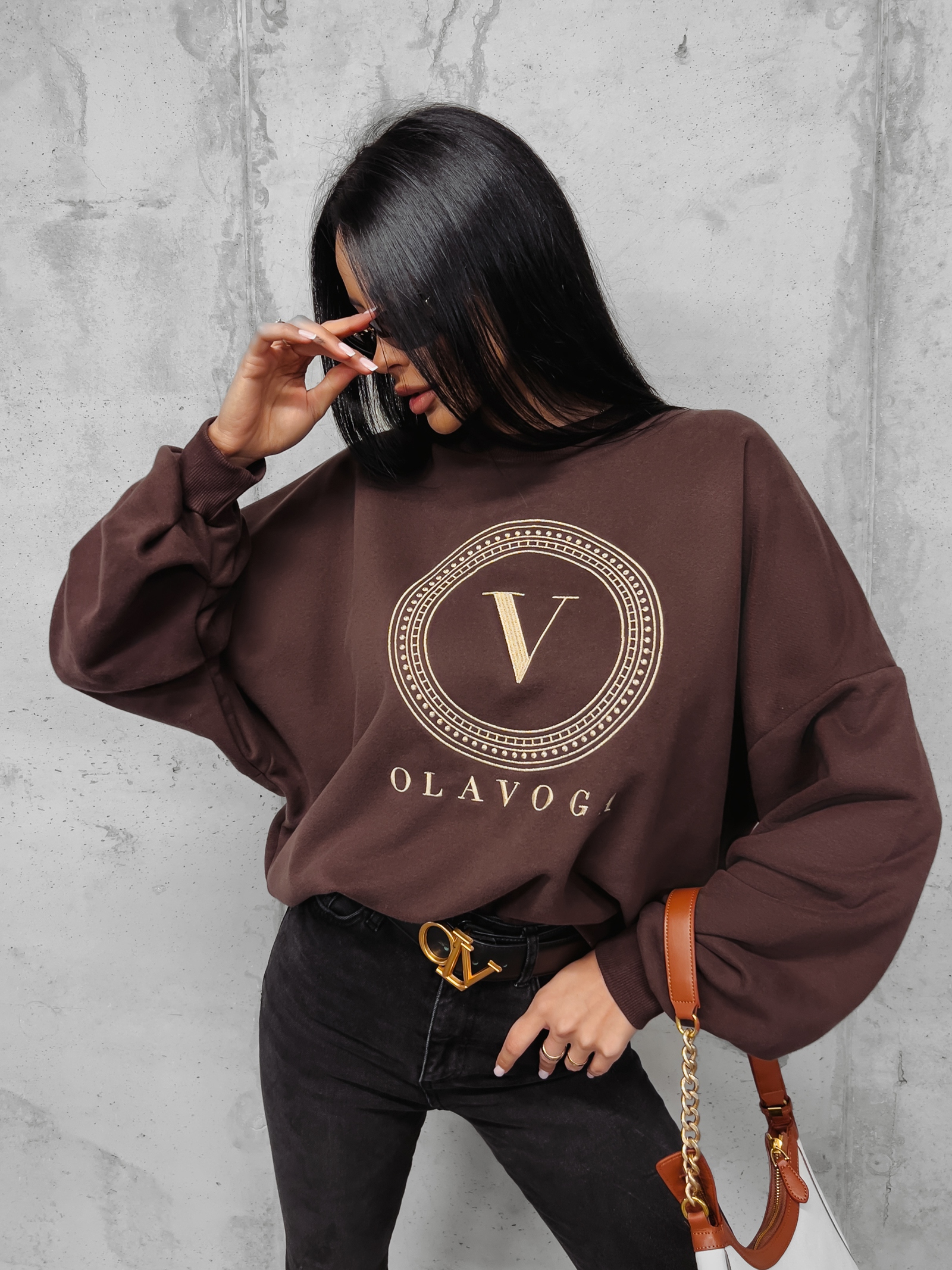 Bluza oversizowa logowana Laila Ola Voga brąz Bluza oversizowa logowana Laila Ola Voga brąz