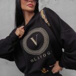 Bluza oversizowa logowana Laila Ola Voga czarna