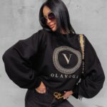 Bluza oversizowa logowana Laila Ola Voga czarna