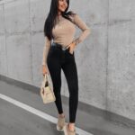 -WYPRZEDANE-Bluzka basicowa prążkowana Barma Ola Voga beżowa