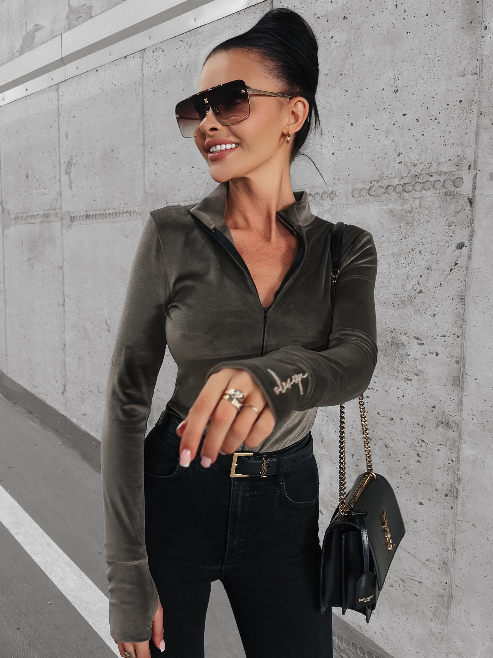 Body welurowe z kołnierzem Spain Ola Voga cappuccino