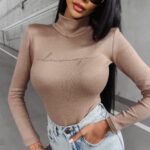 Body dzianinowe z golfem Philly Ola Voga c.beżowe