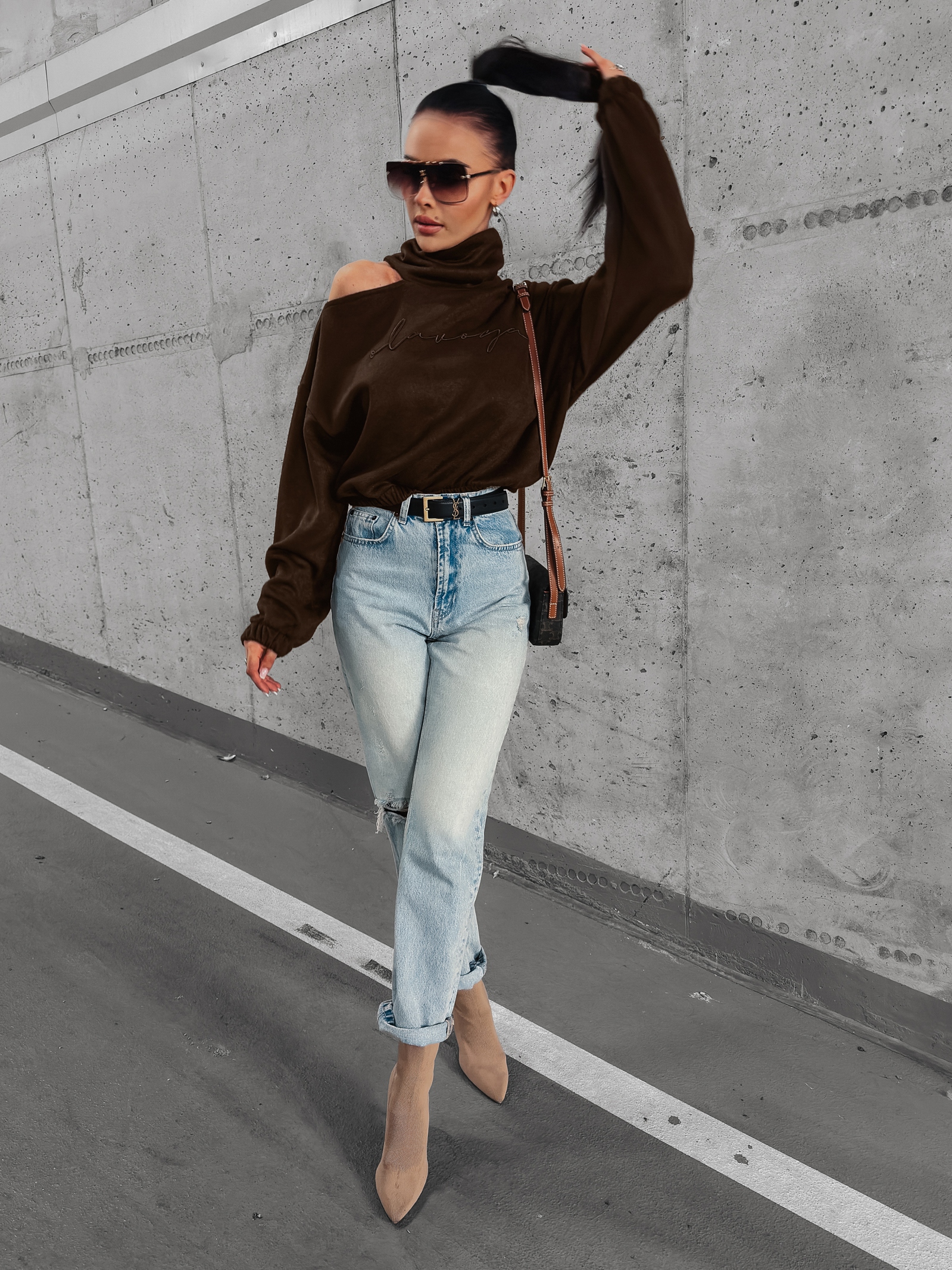 Sweter dzianinowy z wycięciami Prue Ola Voga brązowy