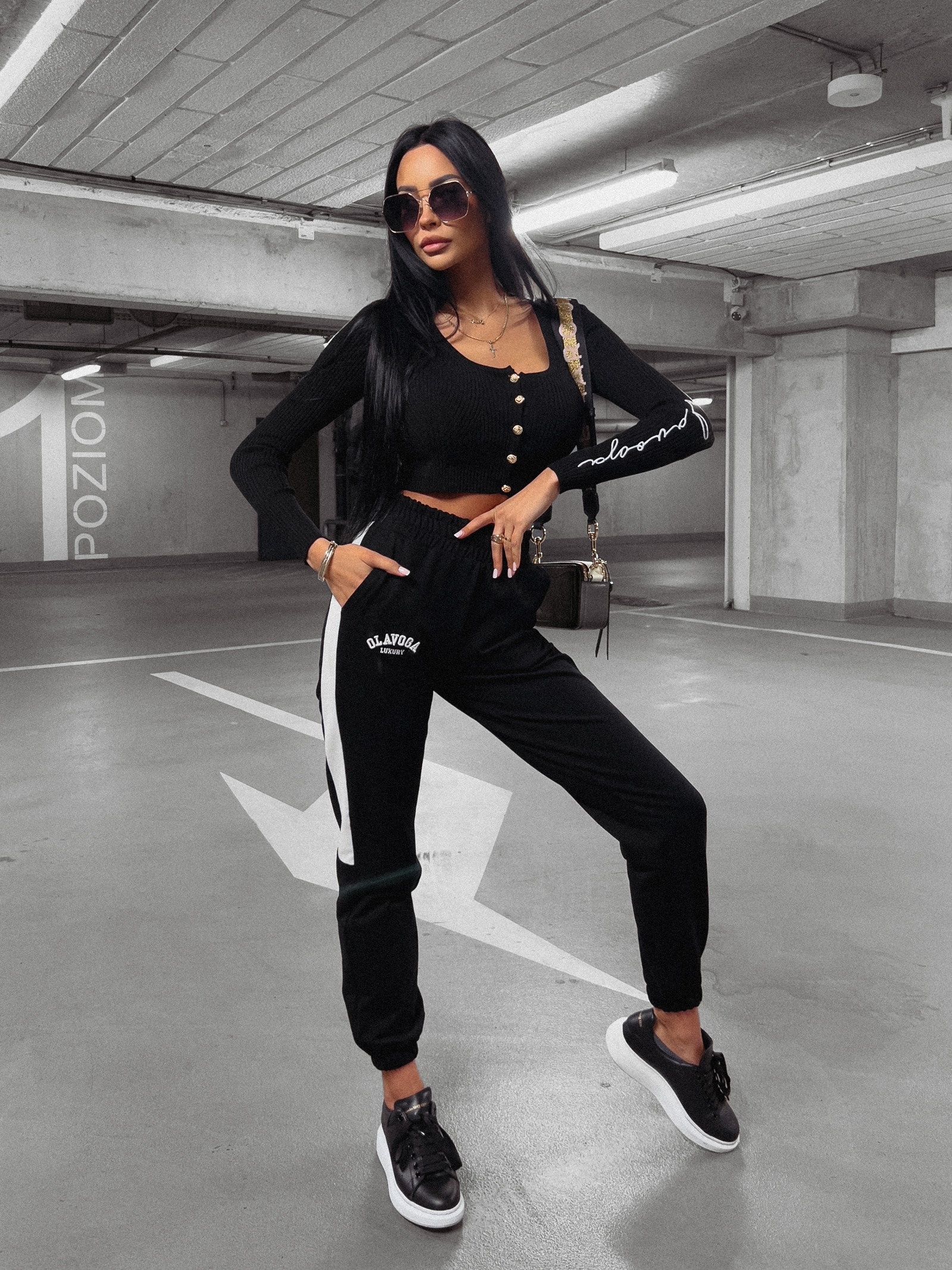 Top sweterkowy Kizzy Ola Voga czarny