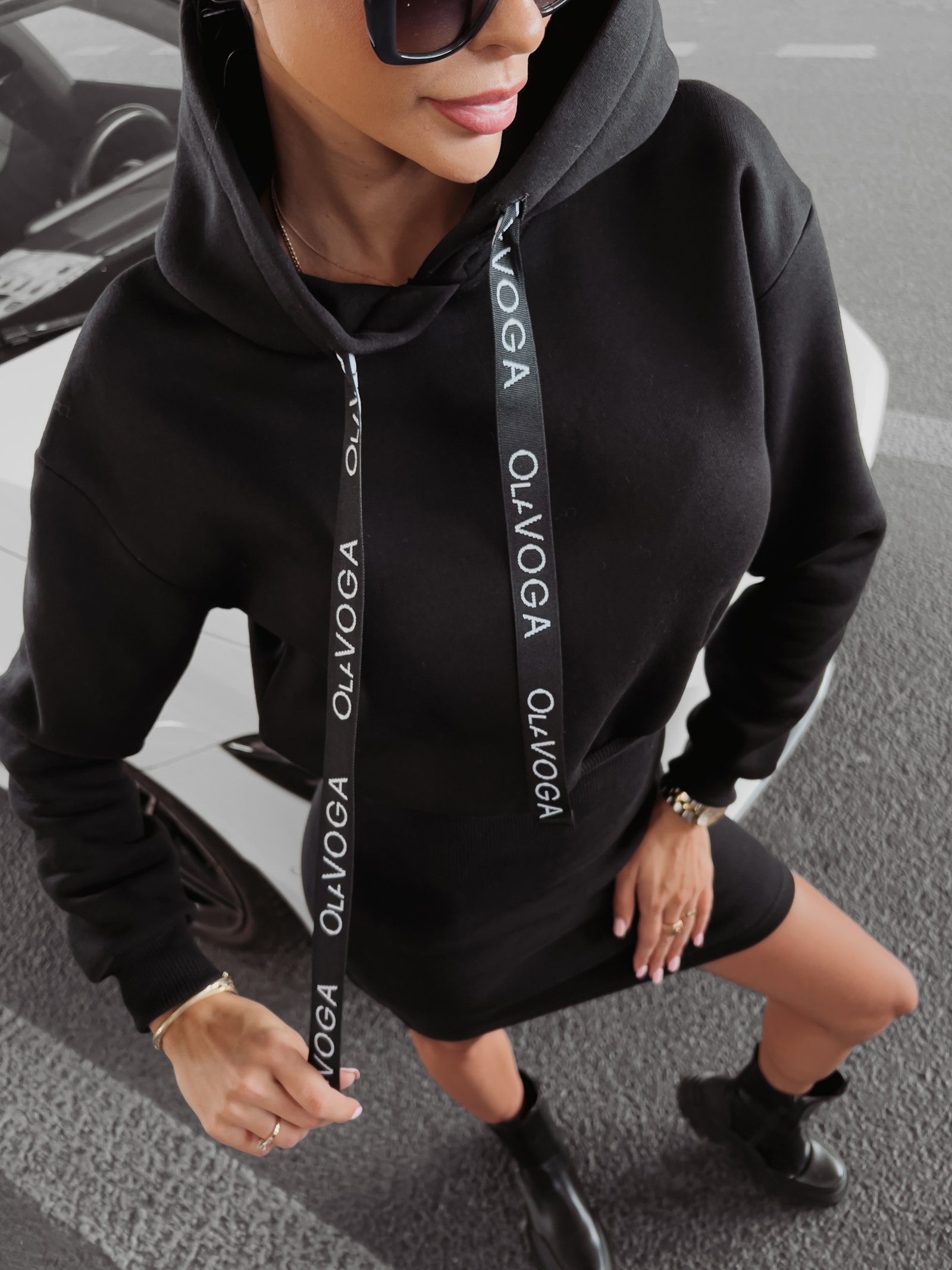 Sukienka sportowa z kapturem Gloria Ola Voga czarna Sukienka sportowa z kapturem Gloria Ola Voga czarna