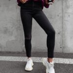 Spodnie jeansowe damskie fit mom FUTURE OLAVOGA czarne