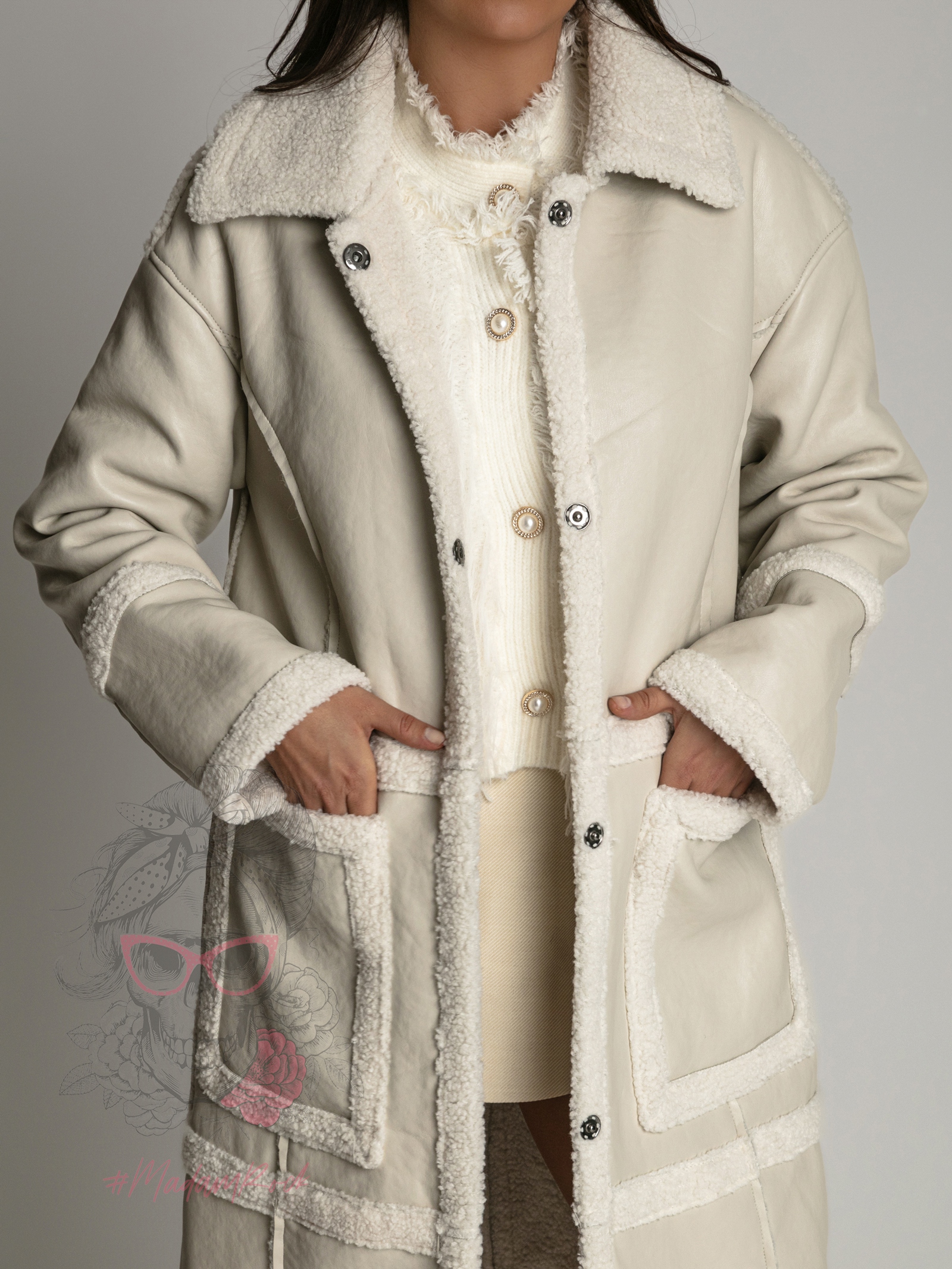 Płaszcz skórzany kożuszek maxi Kwadrat beżowy Płaszcz skórzany kożuszek maxi Kwadrat beżowy