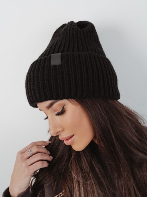 Czapka wywijana Ola Voga Warm Autumn czarna