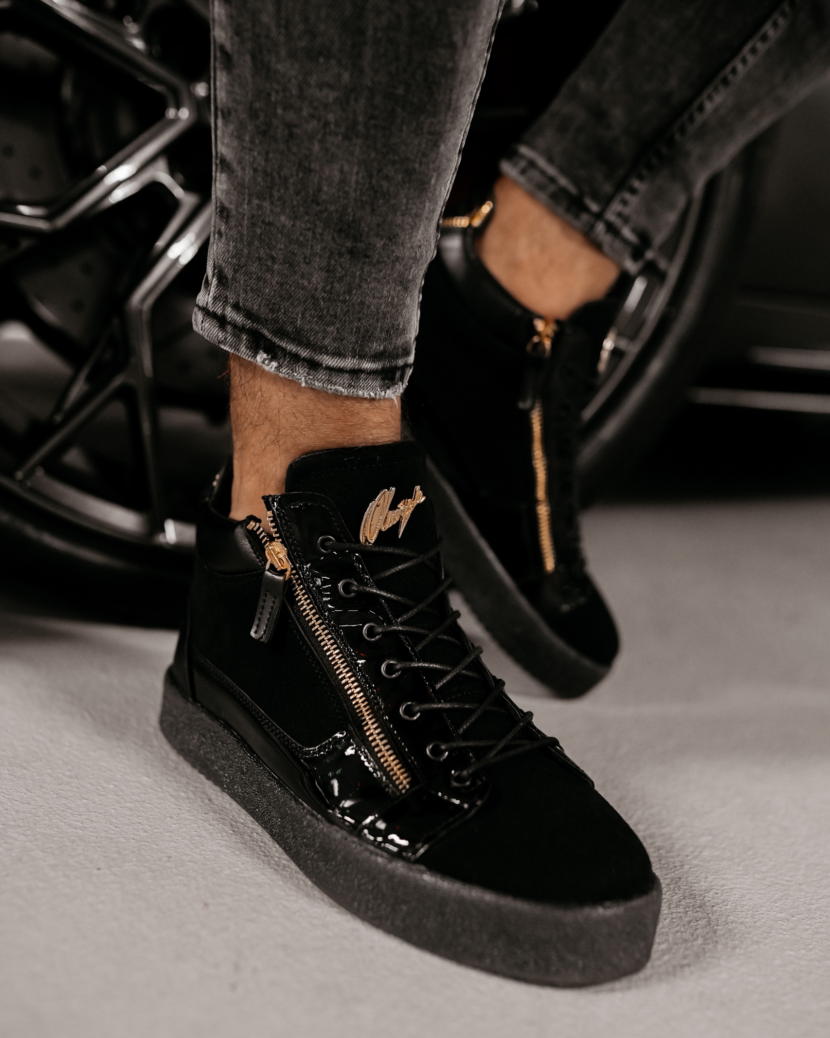 Sneakersy męskie lakierowane Lupe Ola Voga czarne