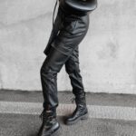 Spodnie z ekoskóry z wiązaniem Alta Ola Voga czarne