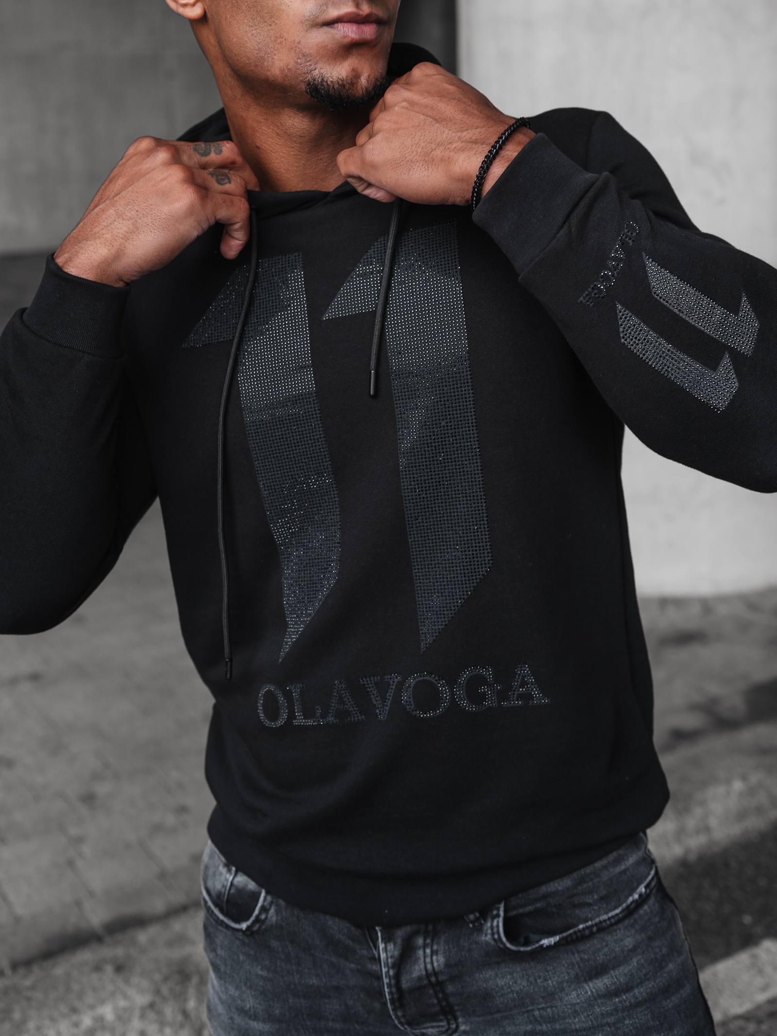 Bluza męska cekinowa aplikacja Nukus Ola Voga czarna