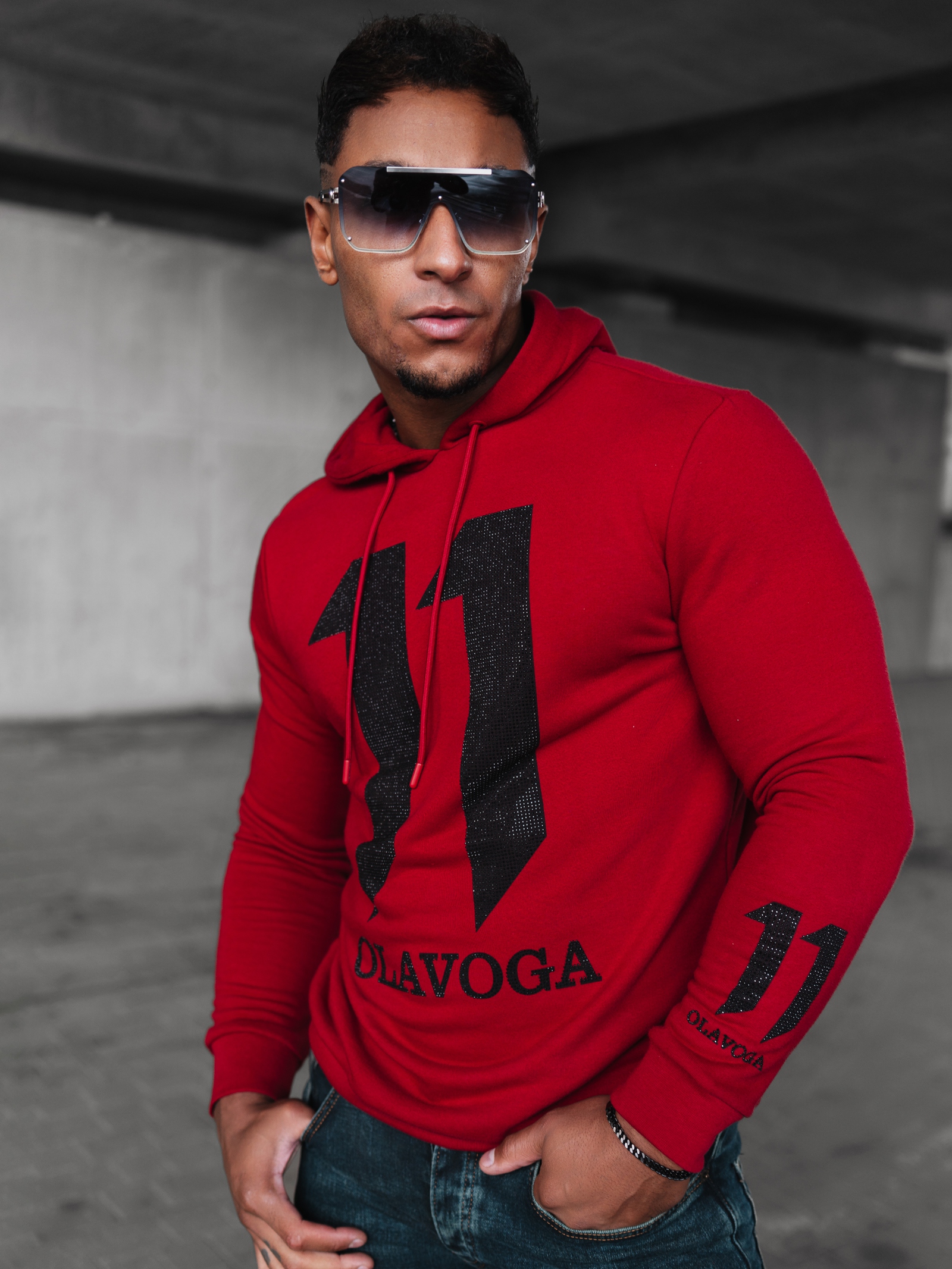 Bluza męska cekinowa aplikacja Nukus Ola Voga bordowa Bluza męska cekinowa aplikacja Nukus Ola Voga bordowa