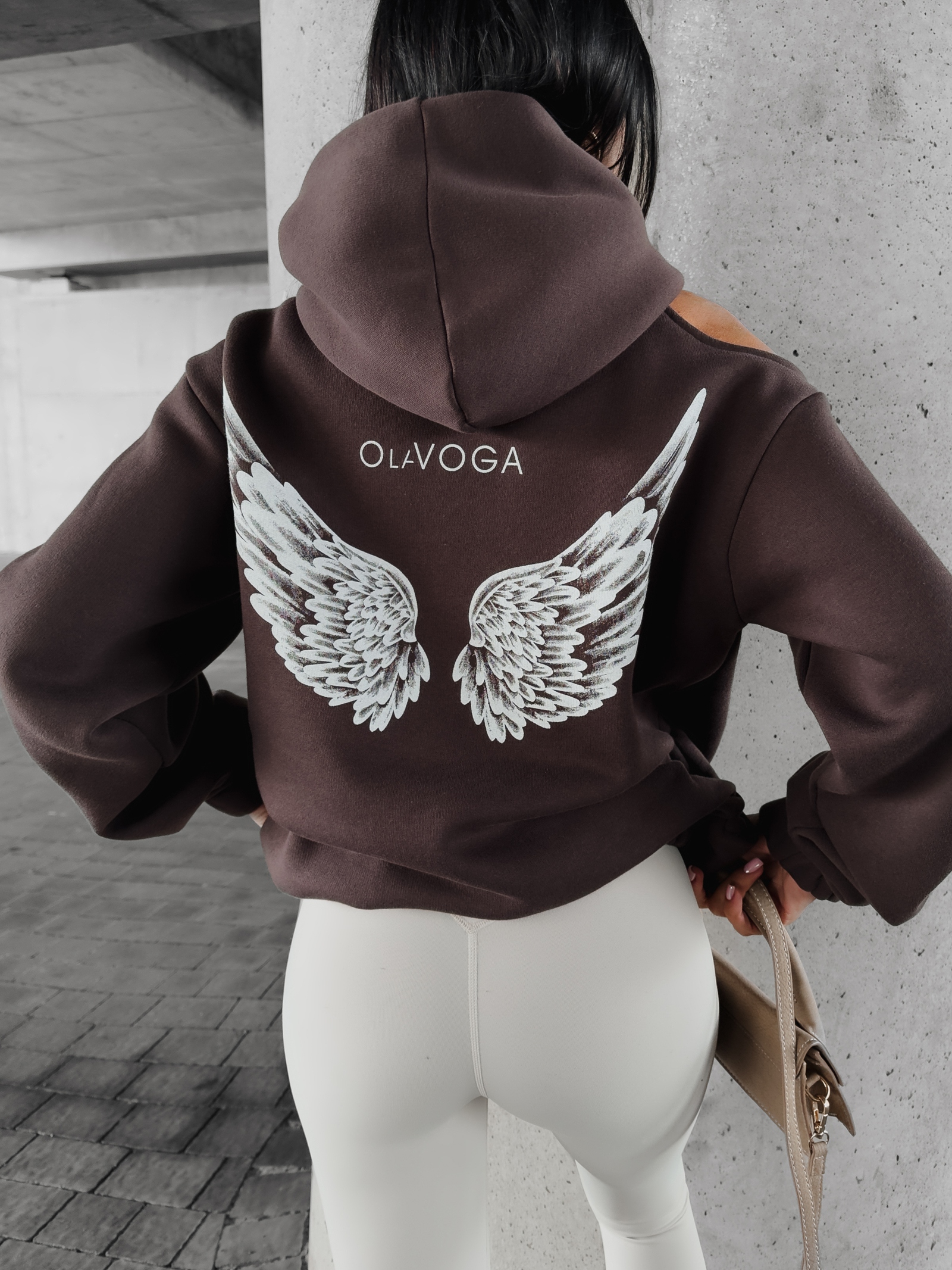 Bluza z wycięciem i nadrukiem Forta Ola Voga brązowa