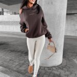 Bluza z wycięciem i nadrukiem Forta Ola Voga brązowa