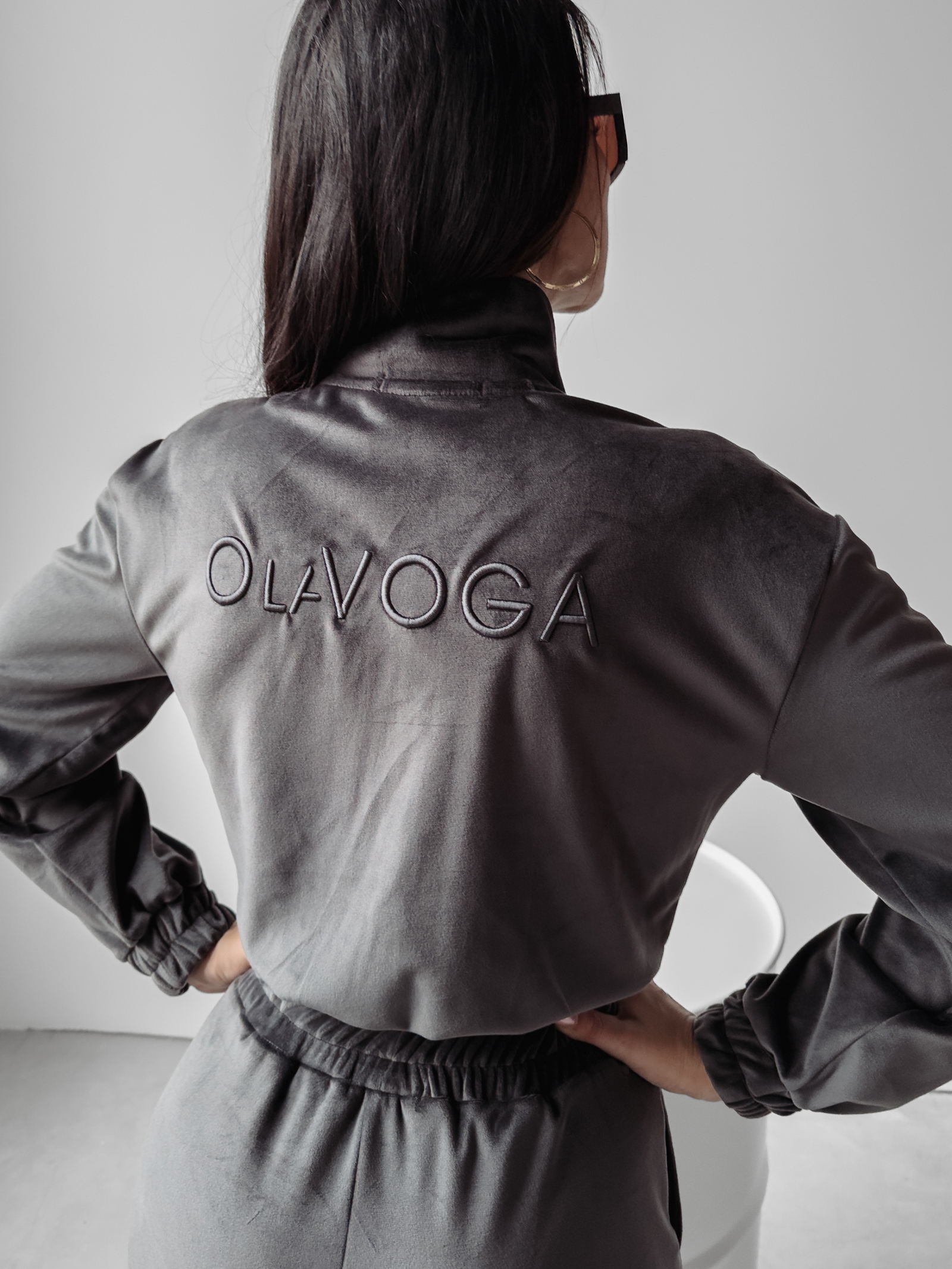 Komplet damskie casual welurowy Tilda Ola Voga grafitowy Komplet damskie casual welurowy Tilda Ola Voga grafitowy