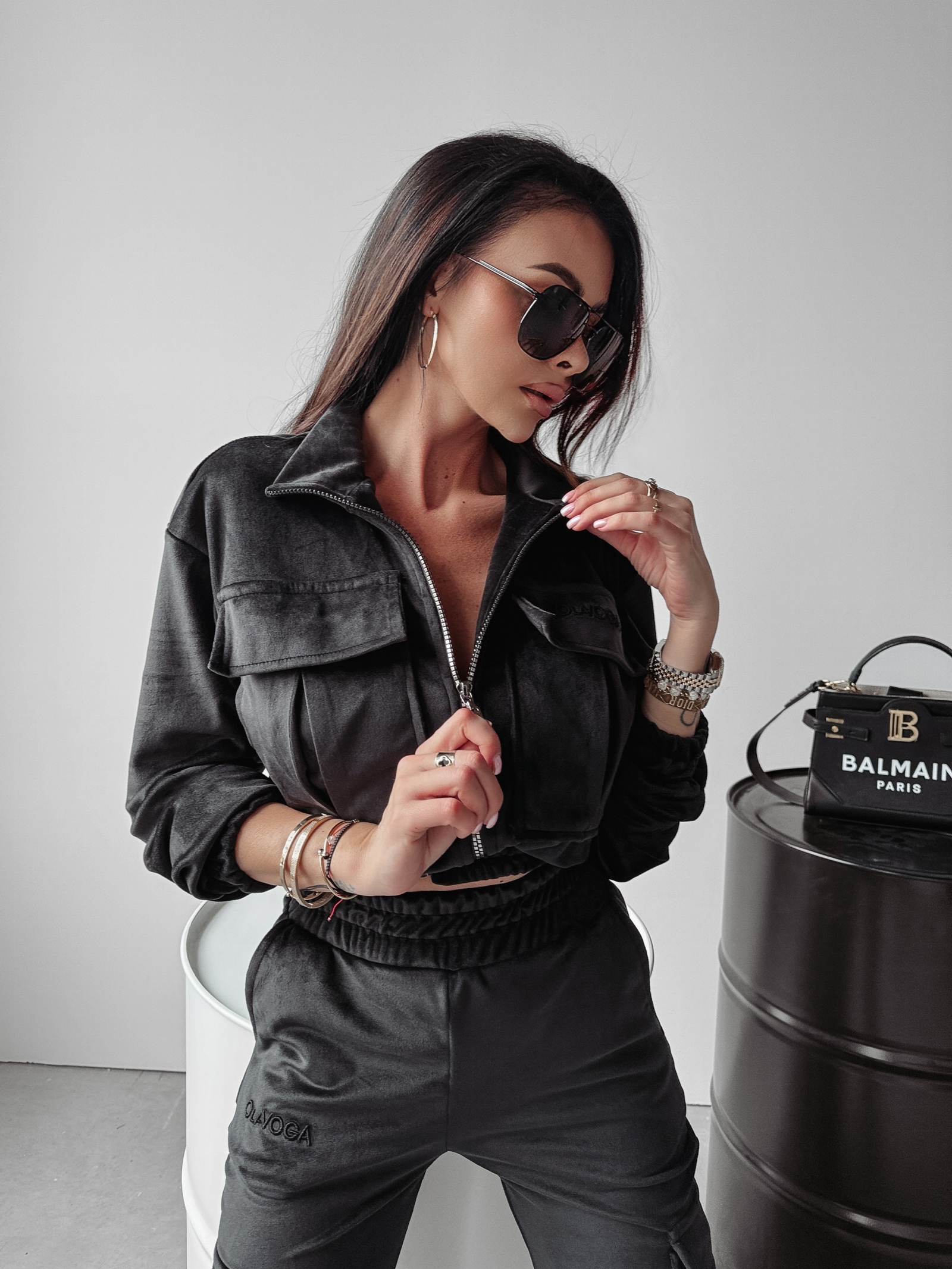 Komplet damskie casual welurowy Tilda Ola Voga czarny