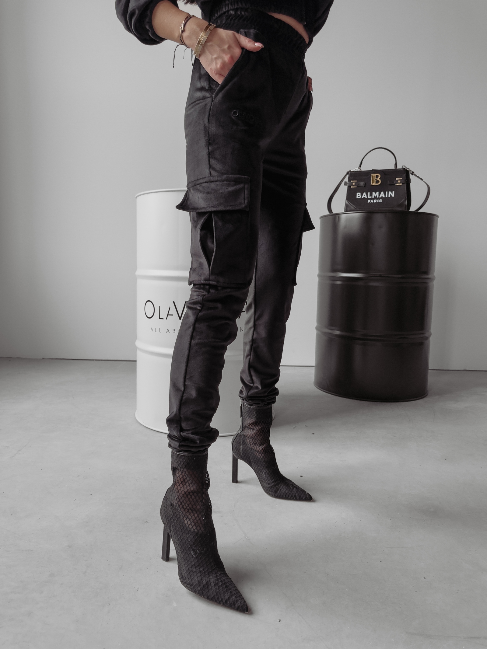 Komplet damskie casual welurowy Tilda Ola Voga czarny