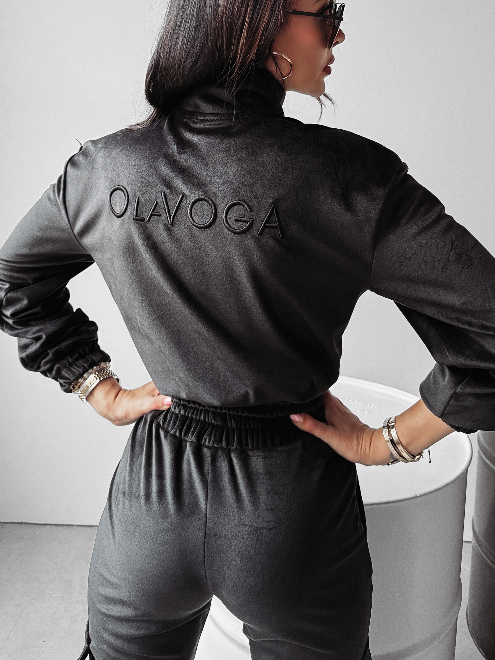 Komplet damskie casual welurowy Tilda Ola Voga czarny