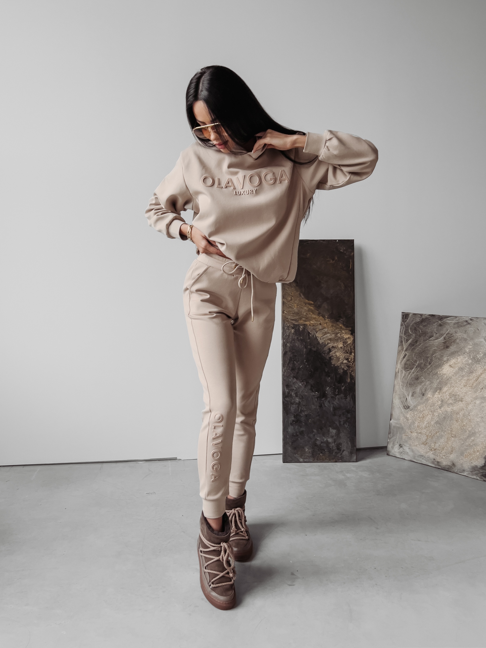 Bluza dresowa klasyczna Frida Ola Voga beżowa