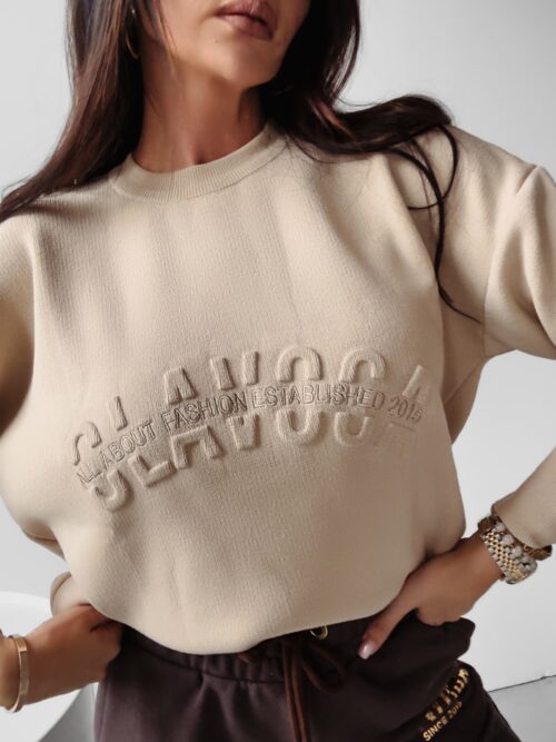 Sweter oversize logowany Yukio Ola Voga beżowy