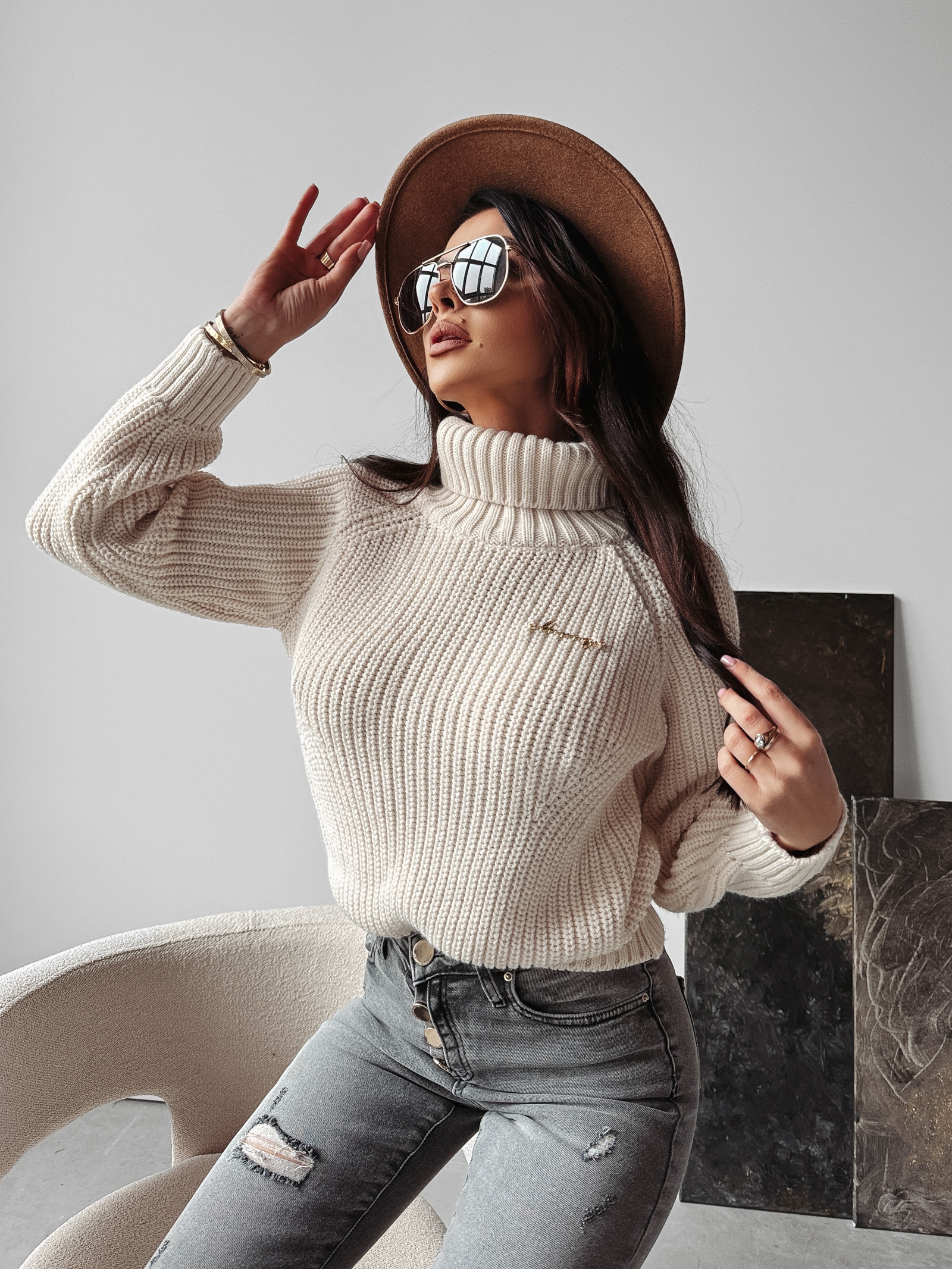 Sweter oversize dzianinowy Maeve Ola Voga beżowy