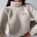 Sweter oversize dzianinowy Maeve Ola Voga beżowy