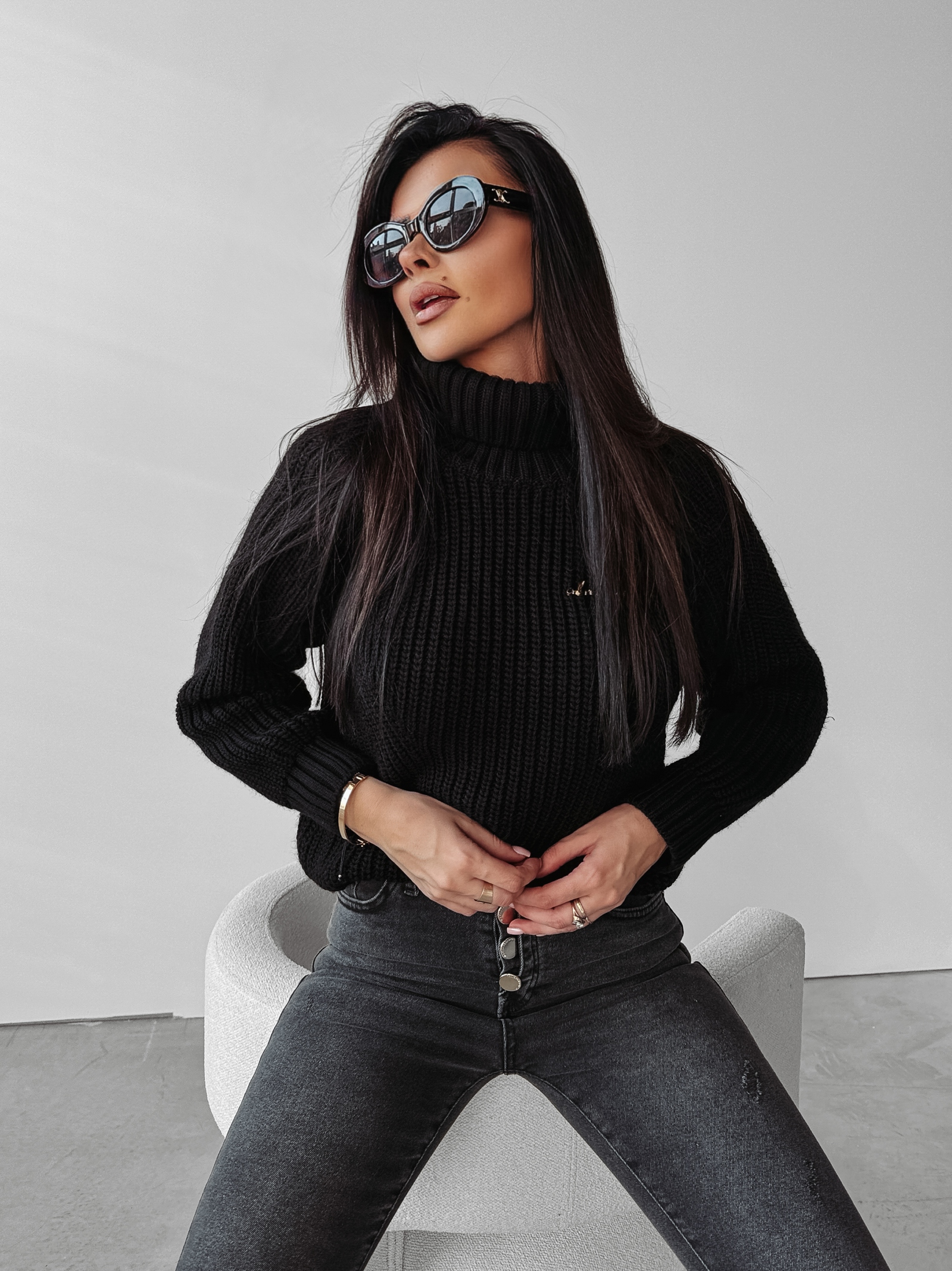 Sweter oversize dzianinowy Maeve Ola Voga czarny