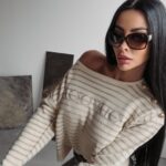 Sweter klasyczny w paski Camila Ola Voga beżowy