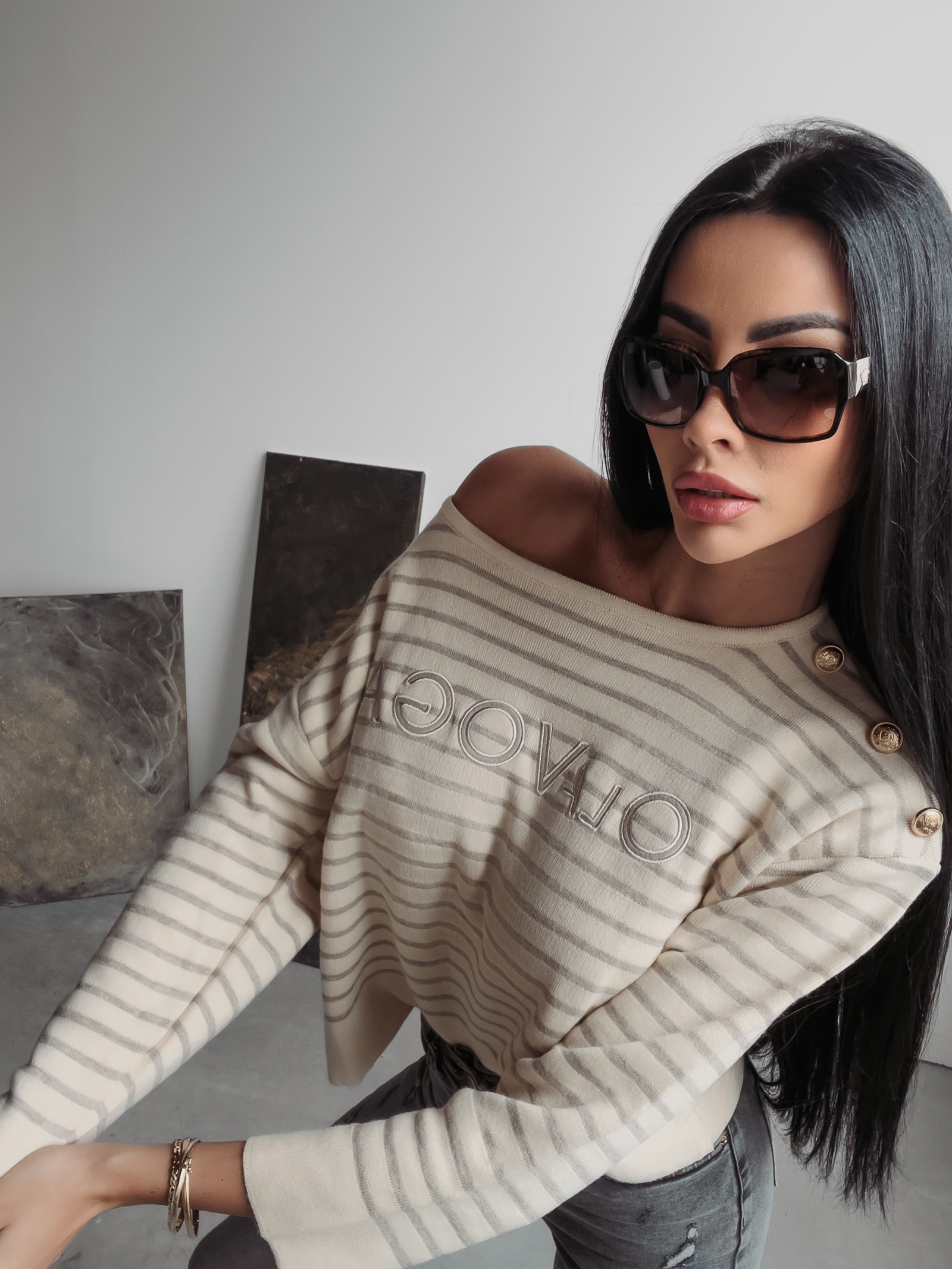 Sweter klasyczny w paski Camila Ola Voga beżowy