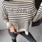 Sweter klasyczny w paski Camila Ola Voga czarny