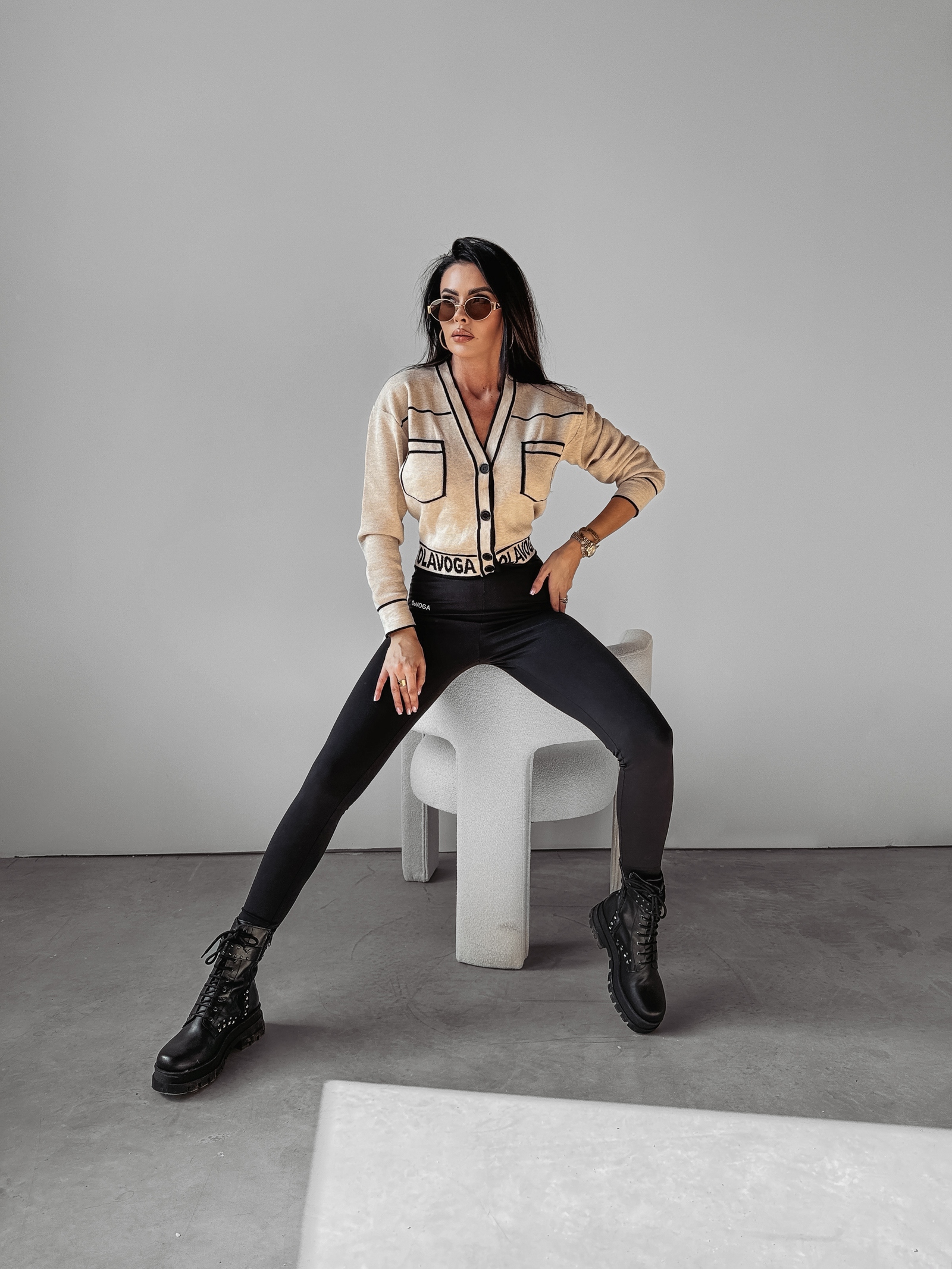 Sweter rozpinany z lamówkami Cleo Ola Voga beżowy