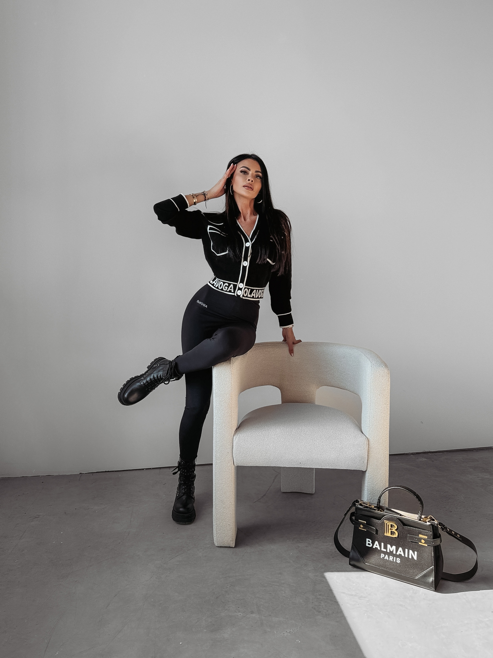 Sweter rozpinany z lamówkami Cleo Ola Voga czarny Sweter rozpinany z lamówkami Cleo Ola Voga czarny