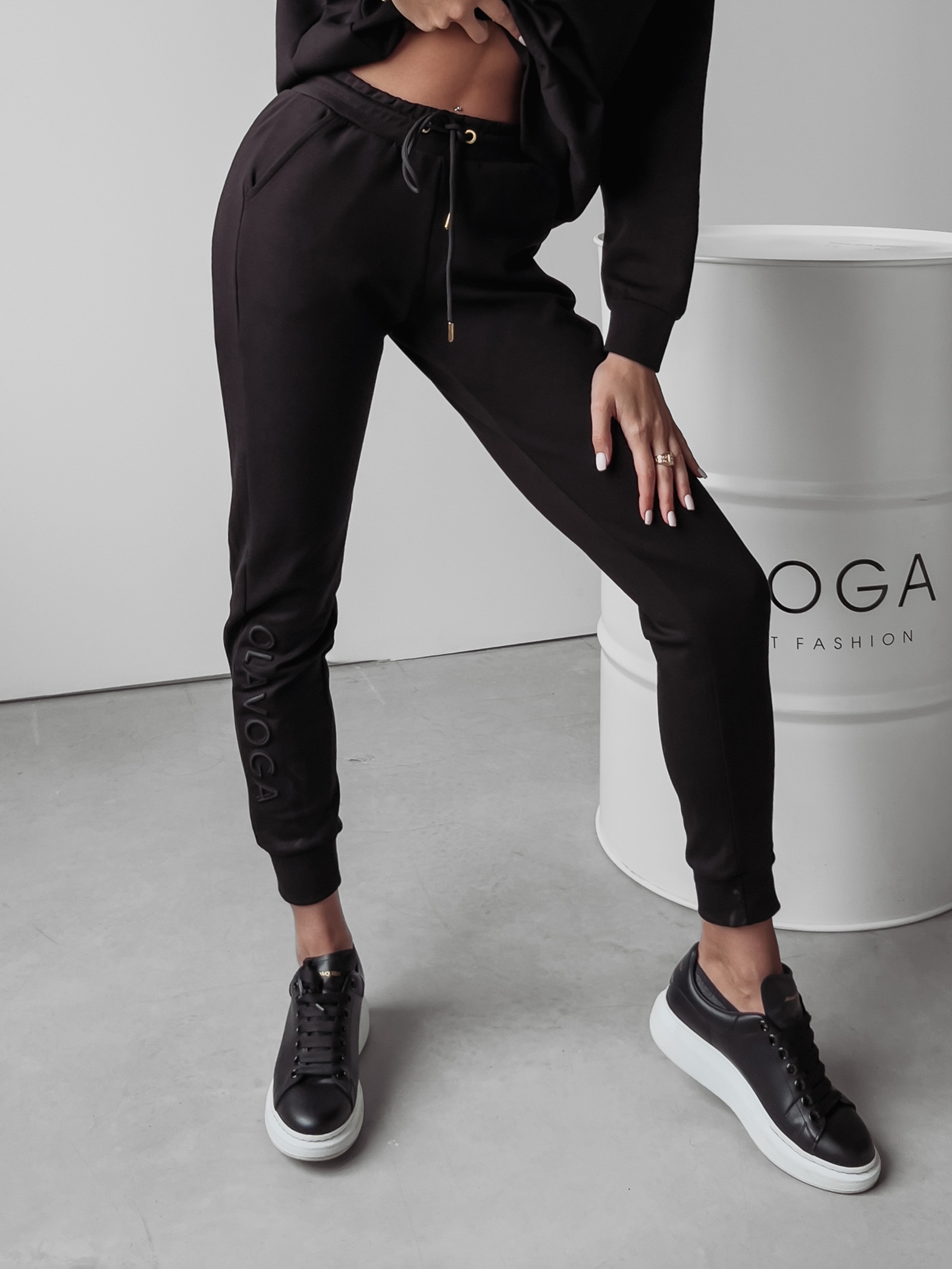 Spodnie dresowe Akira Ola Voga czarne