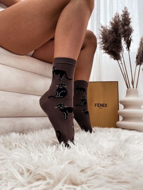 Skarpety długie damskie z kotkami brązowe