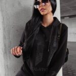 Bluza damska cekinowa aplikacja Nukus Ola Voga czarna