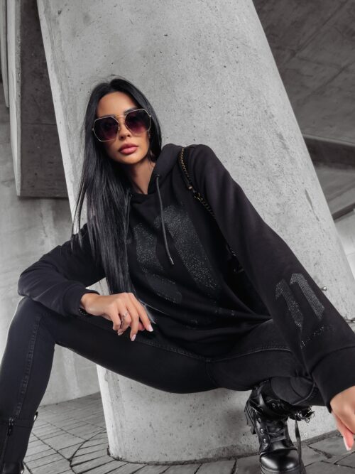 Bluza damska cekinowa aplikacja Nukus Ola Voga czarna