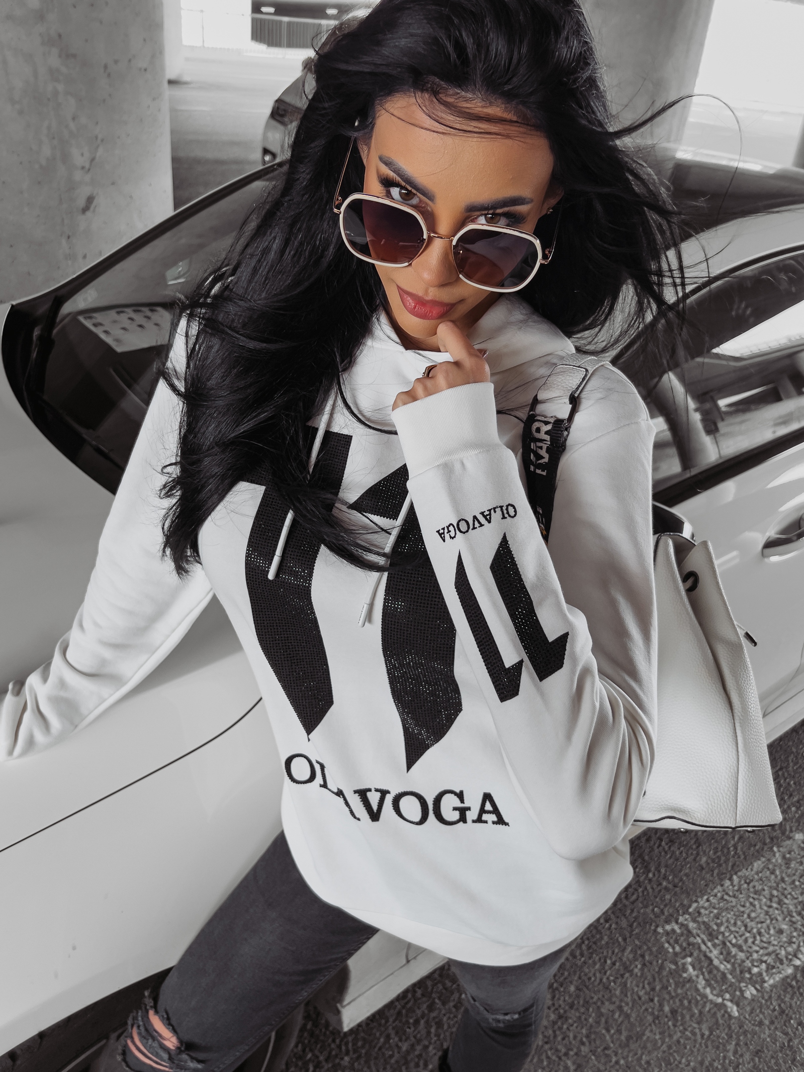 Bluza damska cekinowa aplikacja Nukus Ola Voga ecru