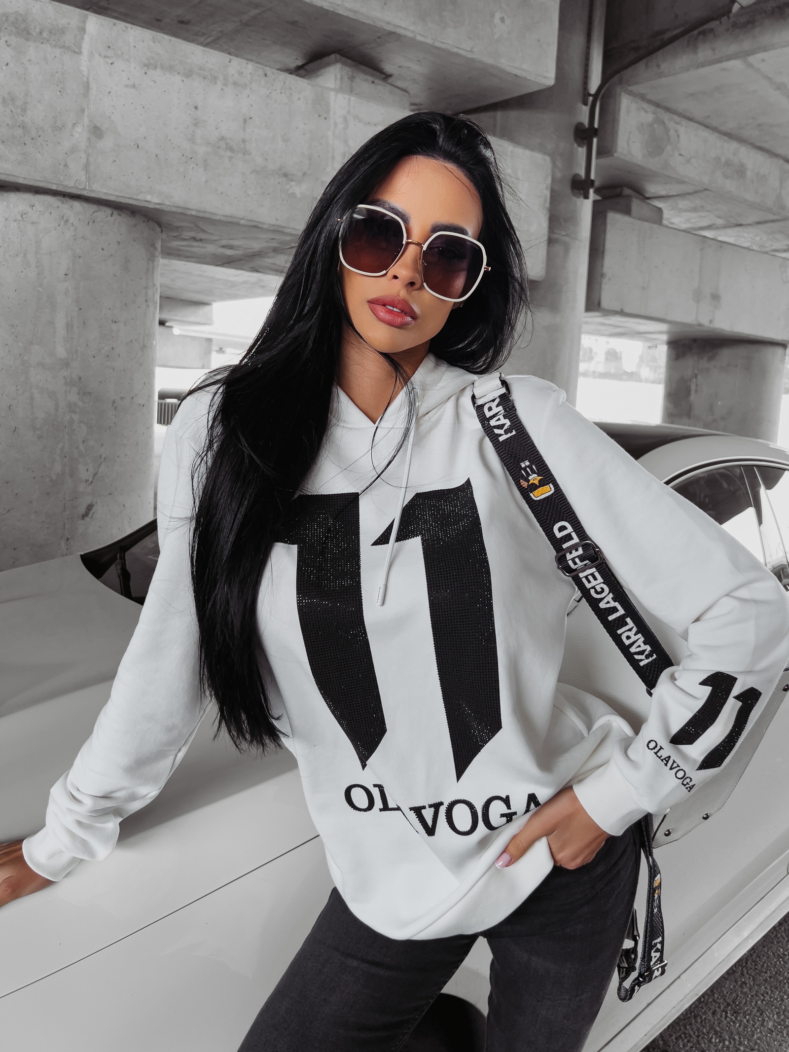 Bluza damska cekinowa aplikacja Nukus Ola Voga ecru